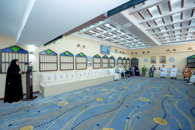 بحث تعزيز التحول الرقمي للمؤسسات الصغيرة والمتوسطة في القطاع السياحي