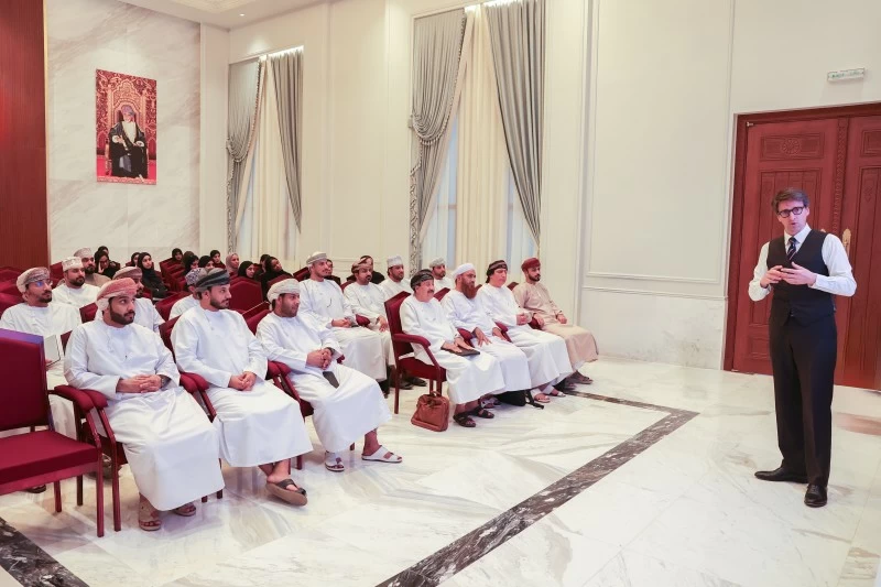 محاضرة للتعريف بمنصات الذكاء الاصطناعي القانوني وتطوره