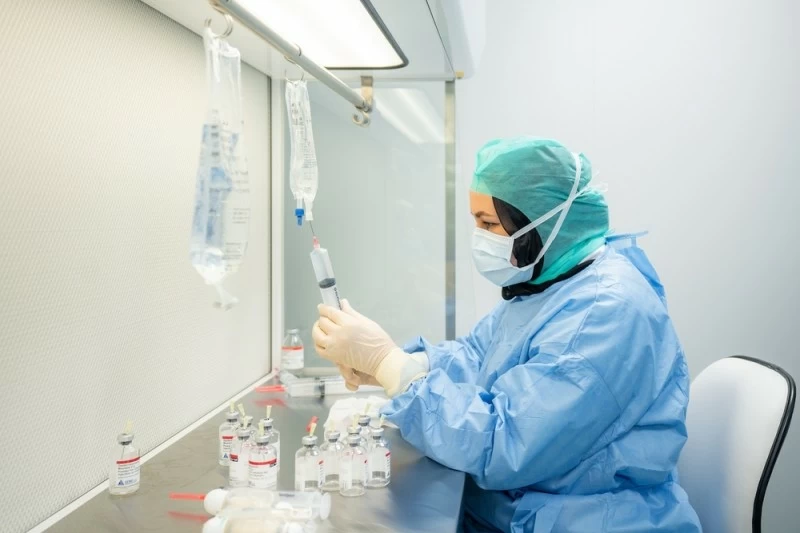 مقترح تأسيس التجمعات الاقتصادية للصناعات الدوائية والأجهزة الطبية يعزز الأمن الدوائي الوطني