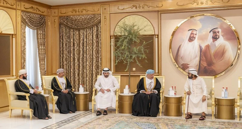 تعازي جلالة السلطان لحاكم دبي ينقلها حارب بن ثويني