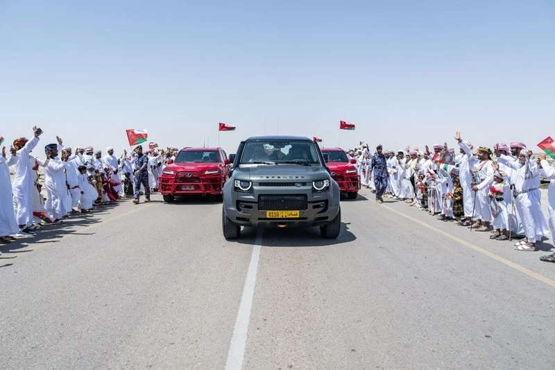جلالةُ السُّلطان يقوم بزيارة تفقدية لمحافظتي الوسطى وجنوب الشرقية