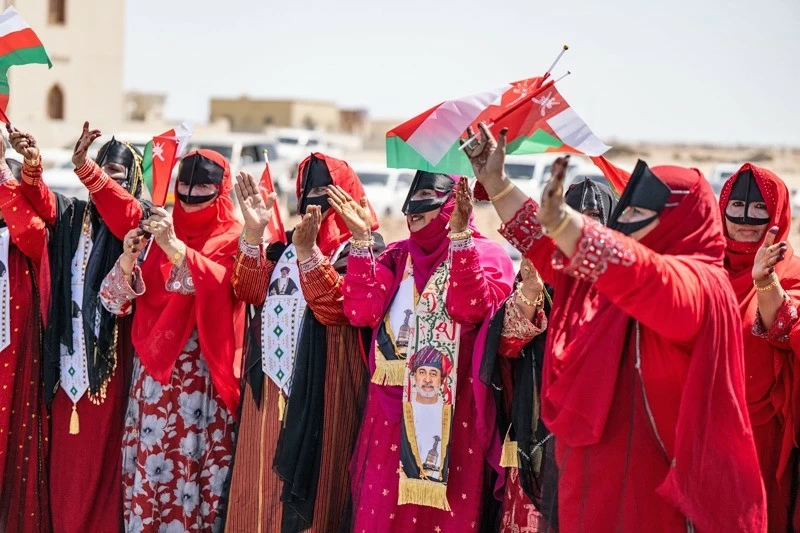 جلالةُ السُّلطان يقوم بزيارة تفقدية لمحافظتي الوسطى وجنوب الشرقية