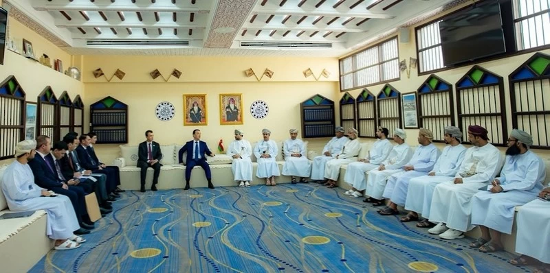 غرفة تجارة وصناعة عُمان تستقبل وفدًا من أوزبكستان