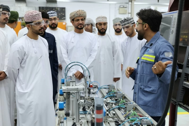 بدء مبادرة 'تمكين' لتأهيل خريجي الجامعات لسوق العمل في المناطق الصناعية بشمال الباطنة