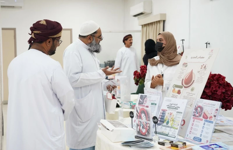 صور الصحي ينظم حملة للتبرع بالدم ومعرضا صحيا
