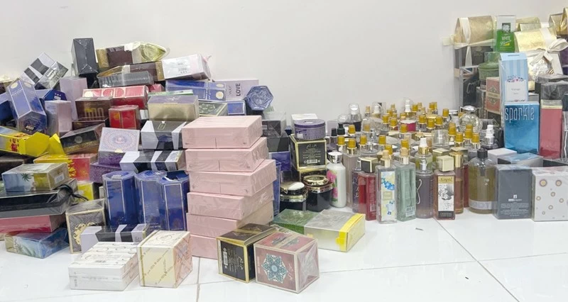 ضبط عطور وبخور منتهية الصلاحية فـي جنوب الشرقية