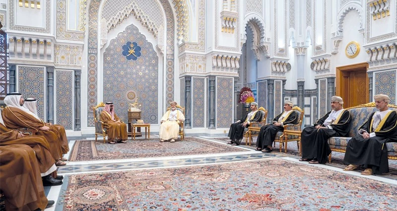 جلالة السلطان يبحث مع نائب حاكم أبوظبي عددا من الموضوعات التي تهم البلدين