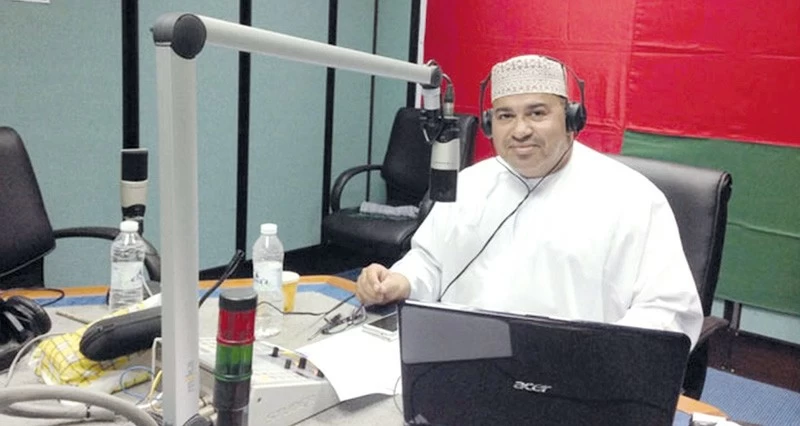 رحيل الإعلامي والكاتب العماني أحمد الحمداني