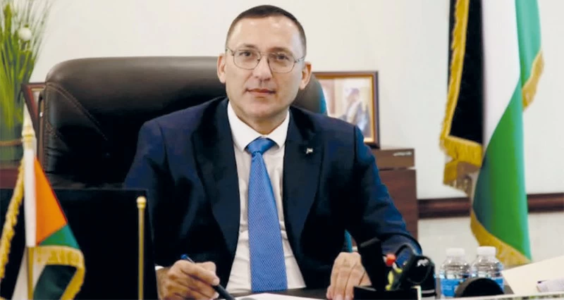السفير الفلسطيني يشيد بمواقف سلطنة عمان