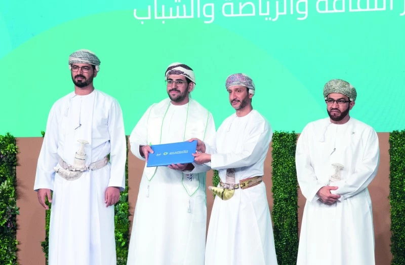 الاحتفال بتخريج 366 شابا عمانيا ضمن برنامج 'إمداد' بشركة تنمية نفط عُمان