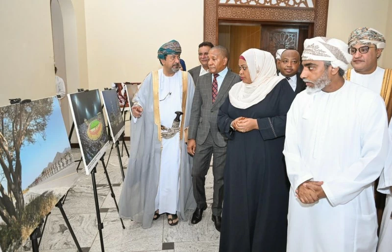 الملتقى الصحفي العُماني بزنجبار يدعو لتعزيز الشراكة الإعلامية وتوثيق الإرث العُماني
