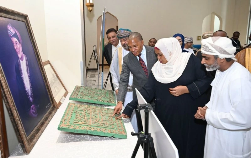 الملتقى الصحفي العُماني بزنجبار يدعو لتعزيز الشراكة الإعلامية وتوثيق الإرث العُماني