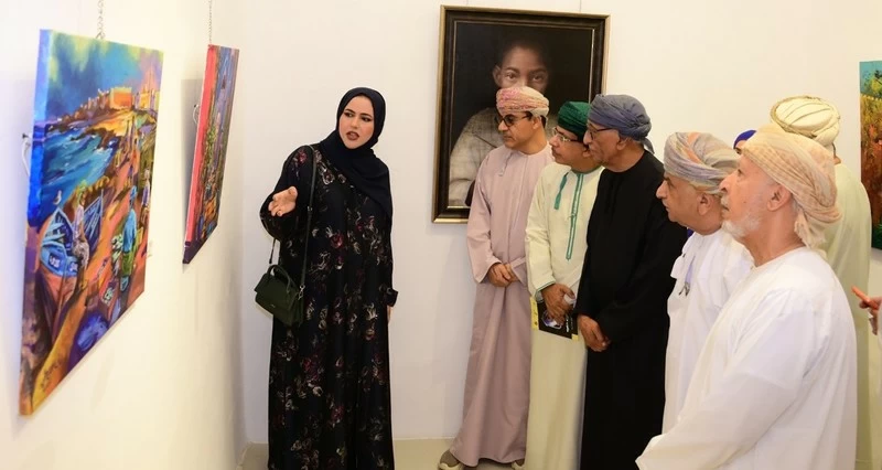 &laquo;عين الطائر الملونة&raquo; معرض فني بالنادي الثقافـي