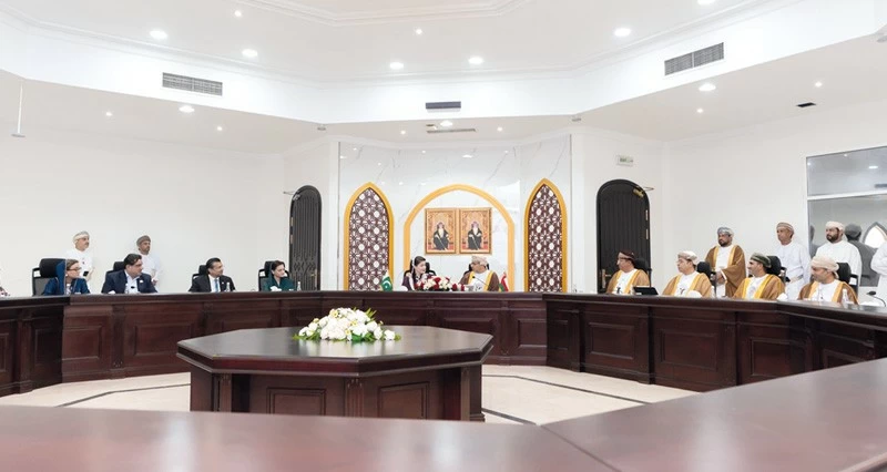 سلطنة عمان تبحث تعزيز التعاون فـي مجالات الأمن الغذائي مع الصومال وباكستان