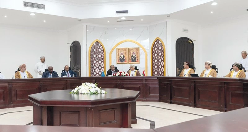 سلطنة عمان تبحث تعزيز التعاون فـي مجالات الأمن الغذائي مع الصومال وباكستان