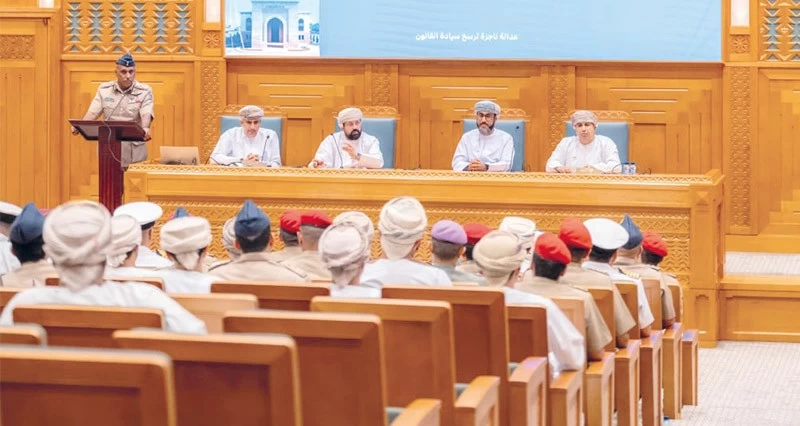 استعراض أدوار السلطة القضائية أمام منتسبي دورة الدفاع الوطني