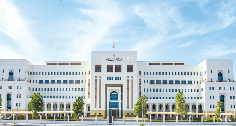 لائحة تنظيمية جديدة لتنظيم نشاط مكاتب استقدام القوى العاملة غير العُمانية