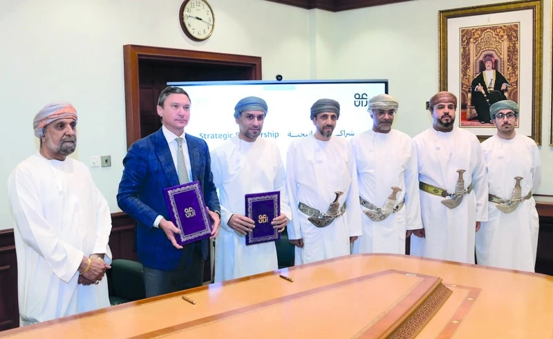 توقيع ثلاث اتفاقيات لتنفيذ مشروعات سكنية وسياحية متكاملة بقيمة تتجاوز 122 مليون ريال عُماني