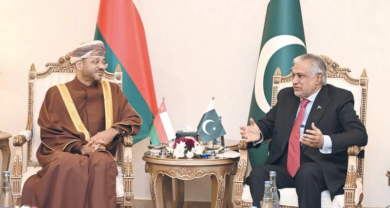 سلطنة عمان وباكستان تؤكدان أهمية الحوار والدبلوماسية ومعالجة التحديات الإقليمية وخفض التوترات