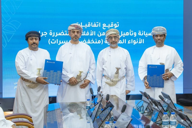 جنوب الشرقية توقّع 28 اتفاقية لتأهيل وصيانة الأفلاج وحفر آبار مساعدة بأكثر من 1.2 مليون ريال عُماني