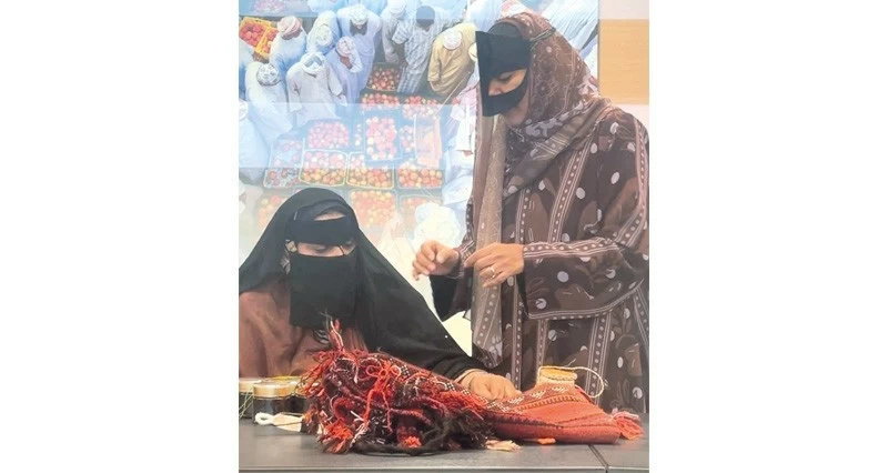 الحرف العمانية.. سجل بصري لتاريخ عريق