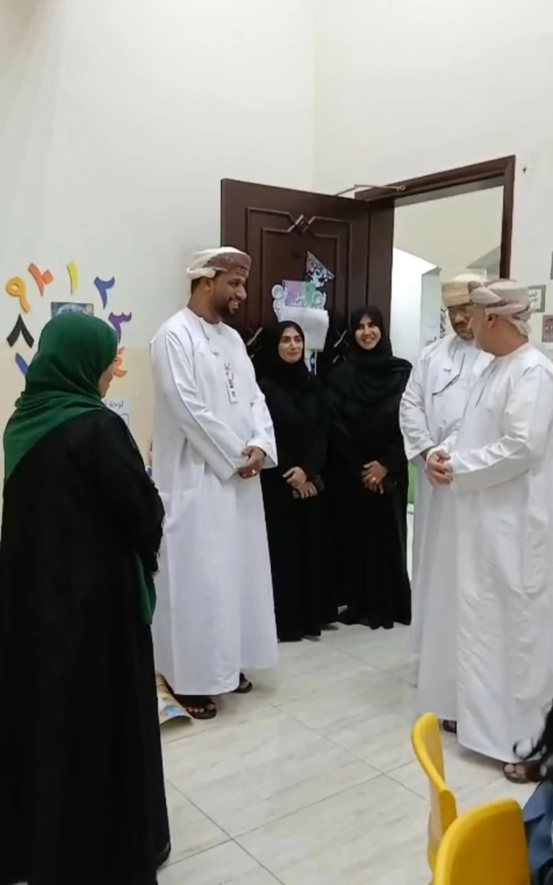 متابعة أعمال وبرامج جمعية المرأة العمانية ومركز الوفاء لذوي الإعاقة