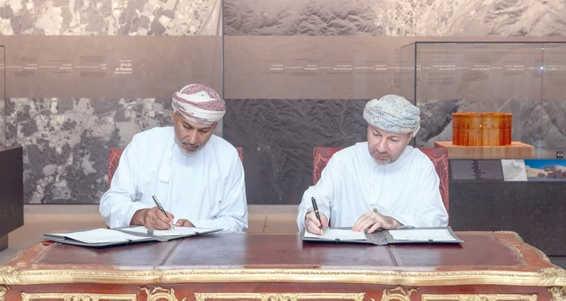 المتحف الوطني يوقع اتفاقية تعاون مع شركة فنادق ومنتجعات جبال الحجر