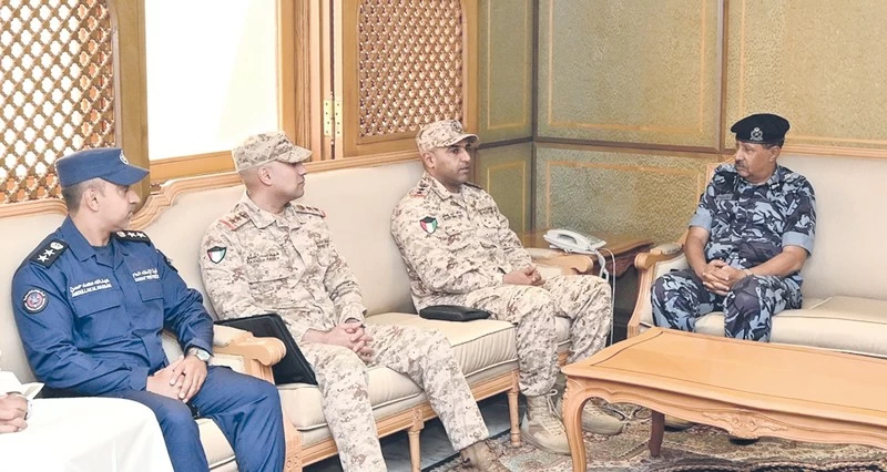 مساعد المفتش العام للشرطة والجمارك للعمليات يستقبل وفدا كويتيا