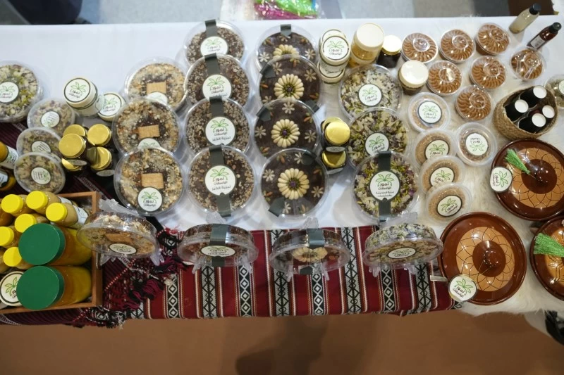 تجاوز 10 آلاف زائر.. معرض التمور والعسل يبرز خيرات النخيل والعسل ويرفع قدرتها التنافسية في الأسواق