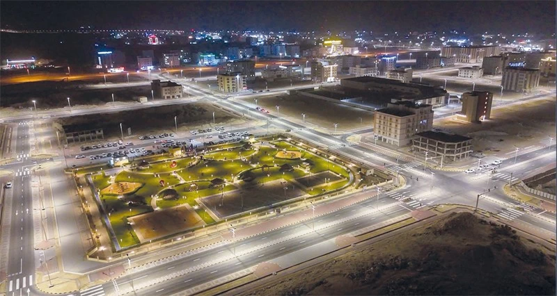 بأكثر من 13.8 مليون ريال.. إسناد مشروع إنشاء شبكات طرق بالمنطقة الاقتصادية الخاصة بالدقم