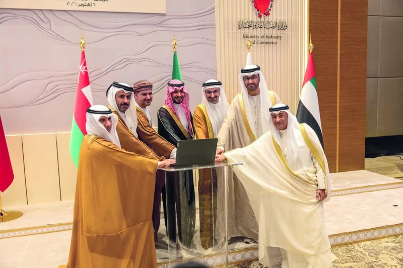 سلطنة عمان تعزز تحول مصانعها نحو الصناعة الذكية