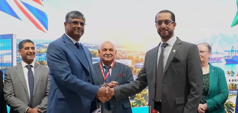 التوقيعُ على اتفاقيّة استراتيجيّة لتطوير خدمات الاتصالات الفضائيّة في سلطنة عُمان