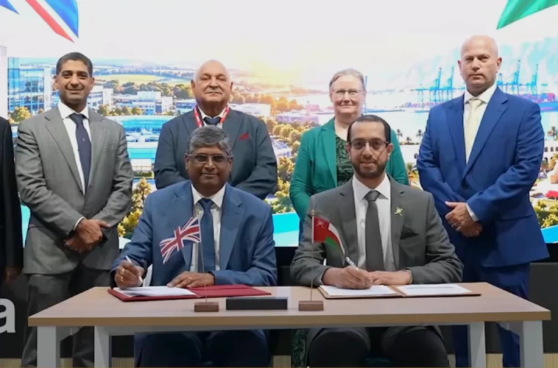 التوقيعُ على اتفاقيّة استراتيجيّة لتطوير خدمات الاتصالات الفضائيّة في سلطنة عُمان