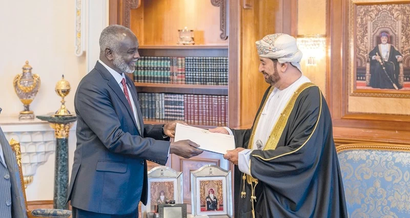 رسالة لجلالة السلطان من الرئيس السوداني