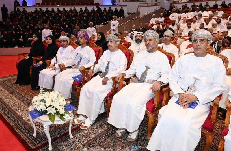 افتتاح أعمال المؤتمر العلمي الدولي السادس للغة العربية وآدابها بجامعة السلطان قابوس