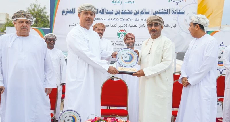 بعد مسيرة حافلة في الصحافة والإعلام الرياضي .. الإعلام الرياضي العماني يفقد الزميل صالح البارحي