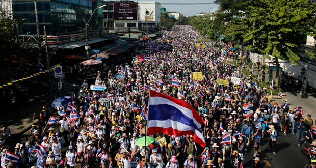 تايلاند: المعارضة تصعد تحركاتها في الشارع للإطاحة بالحكومة
