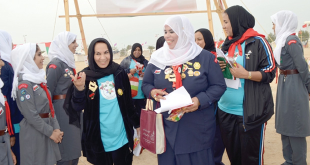 مرشدات السلطنة تشارك بفاعلية في المخيم الخليجي الثامن الذي تستضيفه مملكة البحرين.