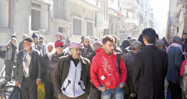سوريا: إجلاء دفعة أولى من المدنيين بحمص ودمشق إلى (جنيف) .. و(الإرهاب) أول البنود