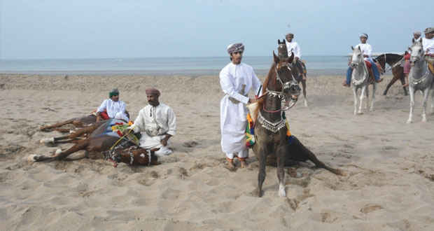 في مهرجان مسقط اليوم.. انطلاق رياضات الخيل التقليدية بشاطئ السيب