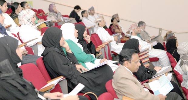 مؤتمر طبي بمستشفى جامعة السلطان قابوس يستعرض أمراض العيون الوراثية والحول
