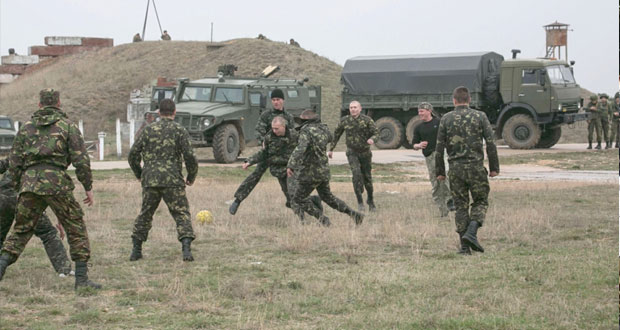بوتين: يانكوفيتش رئيس أوكرانيا الشرعي..واحتمال التدخل العسكري (قائم) 