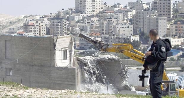 الاحتلال يهدم منزلا فلسطينيا في القدس ومستوطنوه يقتحمون (الأقصى) 