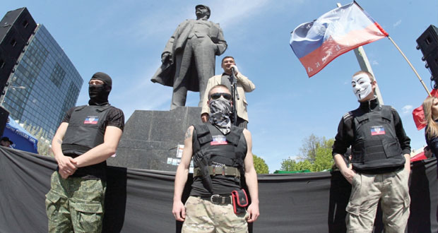 أوكرانيا : فريق من " الأمن والتعاون" في سلافيانسك للإفراج عن مراقبيها