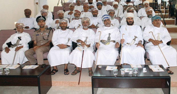 حلقة عمل توعوية عن بيع وتداول الخردة بفرع الغرفة بنزوى