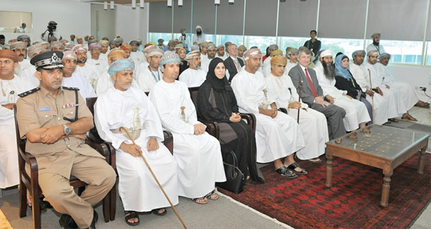 "تنمية نفط عمان" تحتفل بيوم الشركة الأول تخليدا لزيارة جلالته التاريخية لميناء الفحل