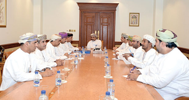 وزير السياحة يلتقي بمجلس إدارة جمعية الصحفيين العمانية