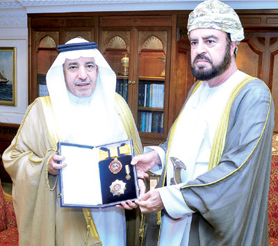 جلالتة يمنح وسام النعمان للسفير السعودي 