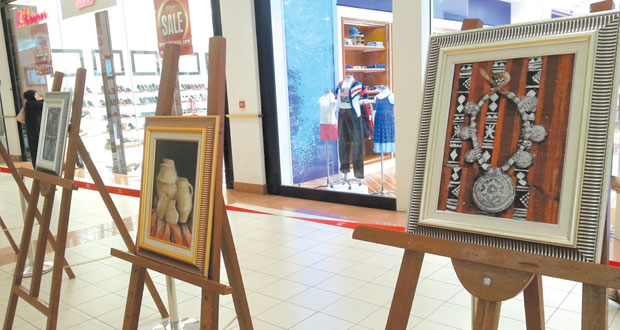اختتام فعاليات معرض الفن التشكيلي "عبق التراث" للفنانة نوال المزينية 