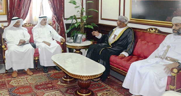 وفد كويتي يزور محكمة القضاء الإداري وجامعة السلطان قابوس